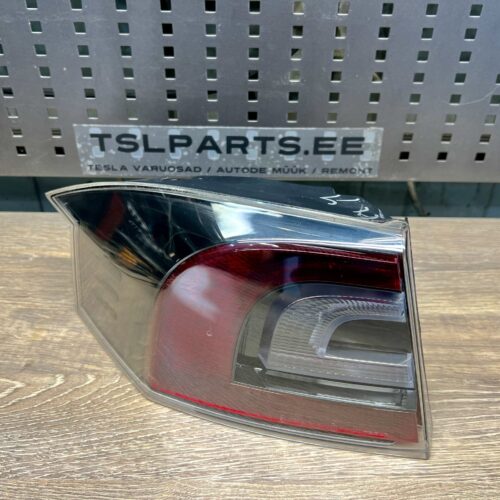 Tesla Model S Tagatuli Vasak