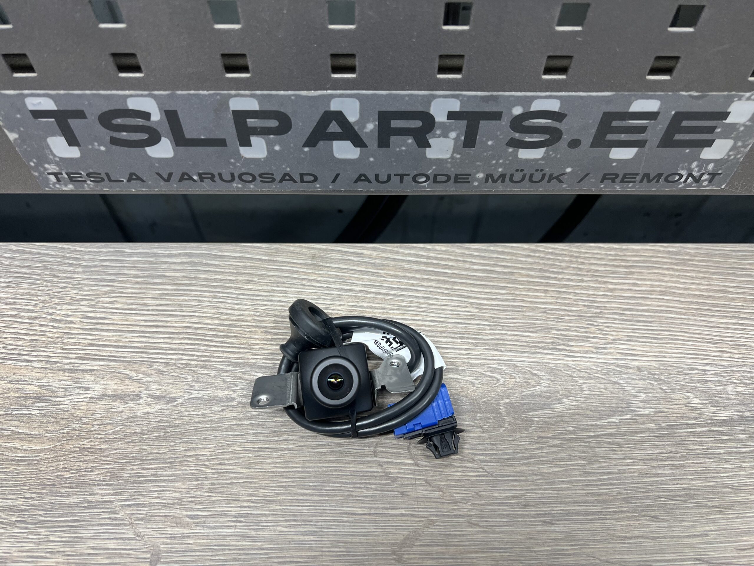Tesla Model S Reverse Camera